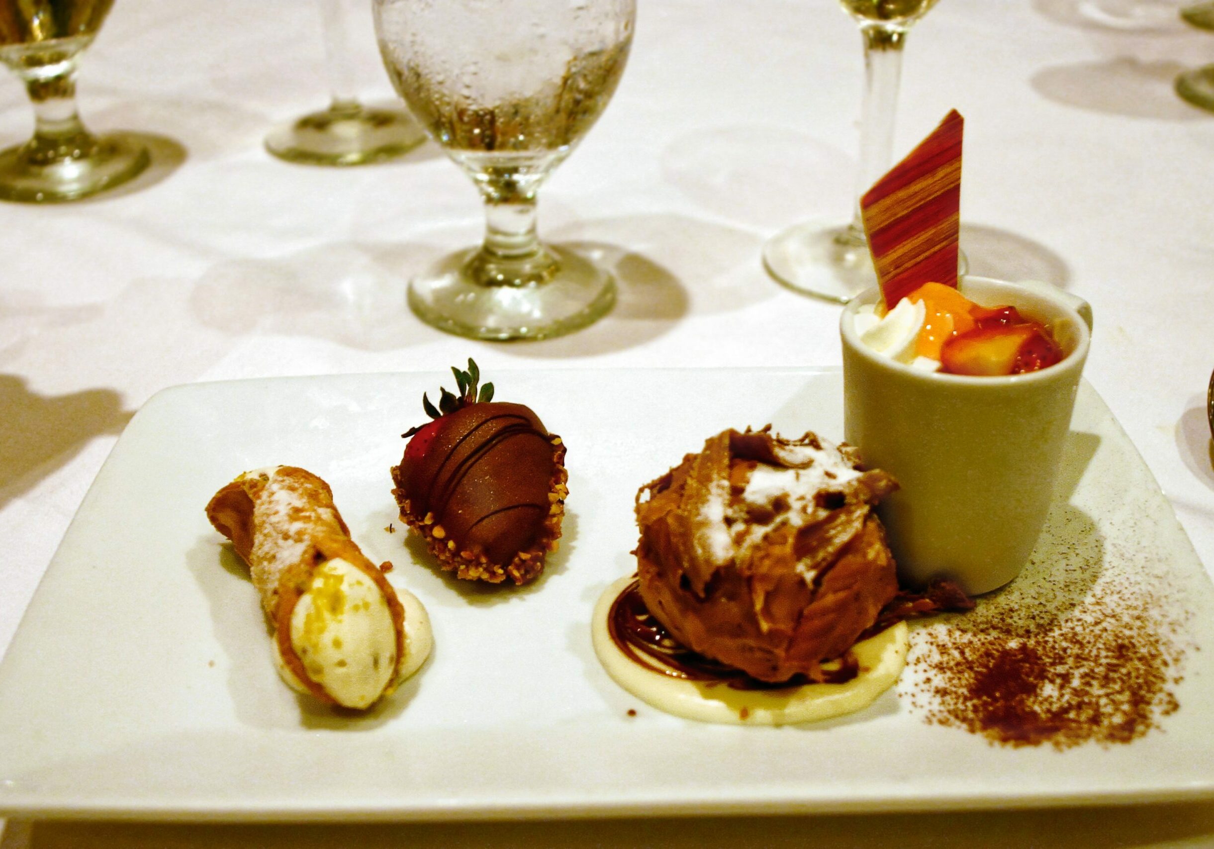 A_plate_of_assorted_desserts