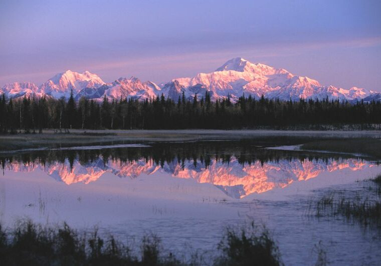 alaska-sunset-on-mountains-400x266@2x